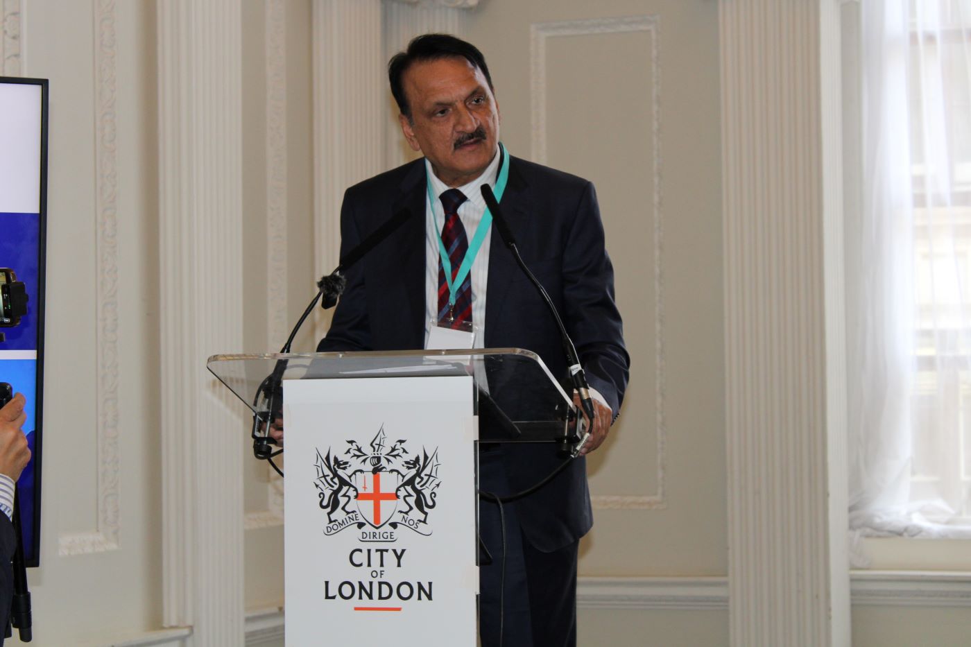 लण्डनमा उच्चस्तरीय लगानी सम्मेलनः नेपालको आर्थिक विकासमा वैदेशिक लगानी अपरिहार्यः अर्थमन्त्री महत